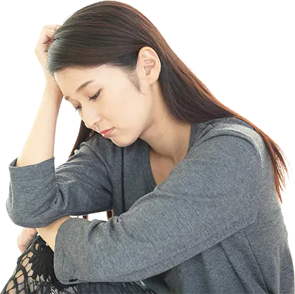 悩んでいる女性